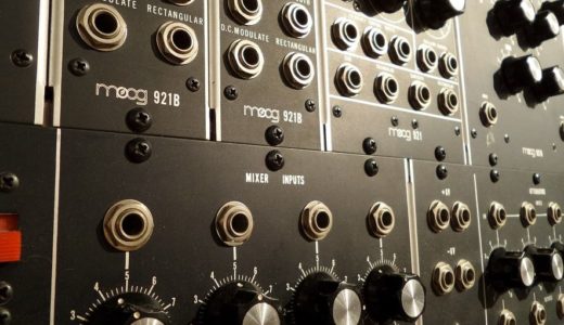 モジュラーシンセサイザーとは？～構成と名機moog、ARP、Roland、Buchla